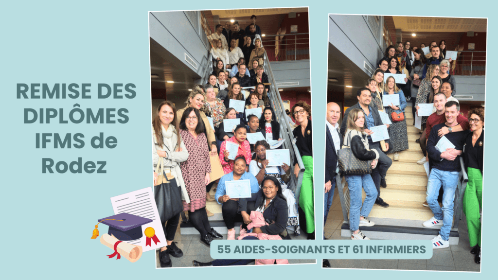 Etudiants de l'IFMS avec leur diplôme aux côtés de Madame GAQUIERE, directrice de l'IFMS et Monsieur MAZET élu au conseil régional et chargé des formations sanitaires et sociales