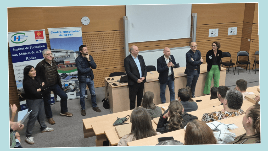 Mots de  M. MAZET, élu au conseil régional et chargé des formations sanitaires et sociales, de M. BEHEREGARAY, directeur adjoint représentant M. PREVOTEAU, et M. DIOT, coordonnateur général des soins du centre hospitalier de Rodez, de M. DE GASPERI, directeur des soins du centre hospitalier de Villefranche de Rouergue, de M. BONNEMAIRE, président du conseil de l’ordre infirmier, de Mme GAQUIERE, directrice de l’institut de formation aux métiers de la santé durant la cérémonie de remise des diplômes.